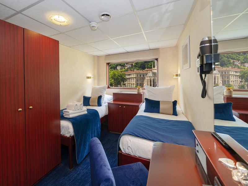 Main Deck 2 Beds CAT. A